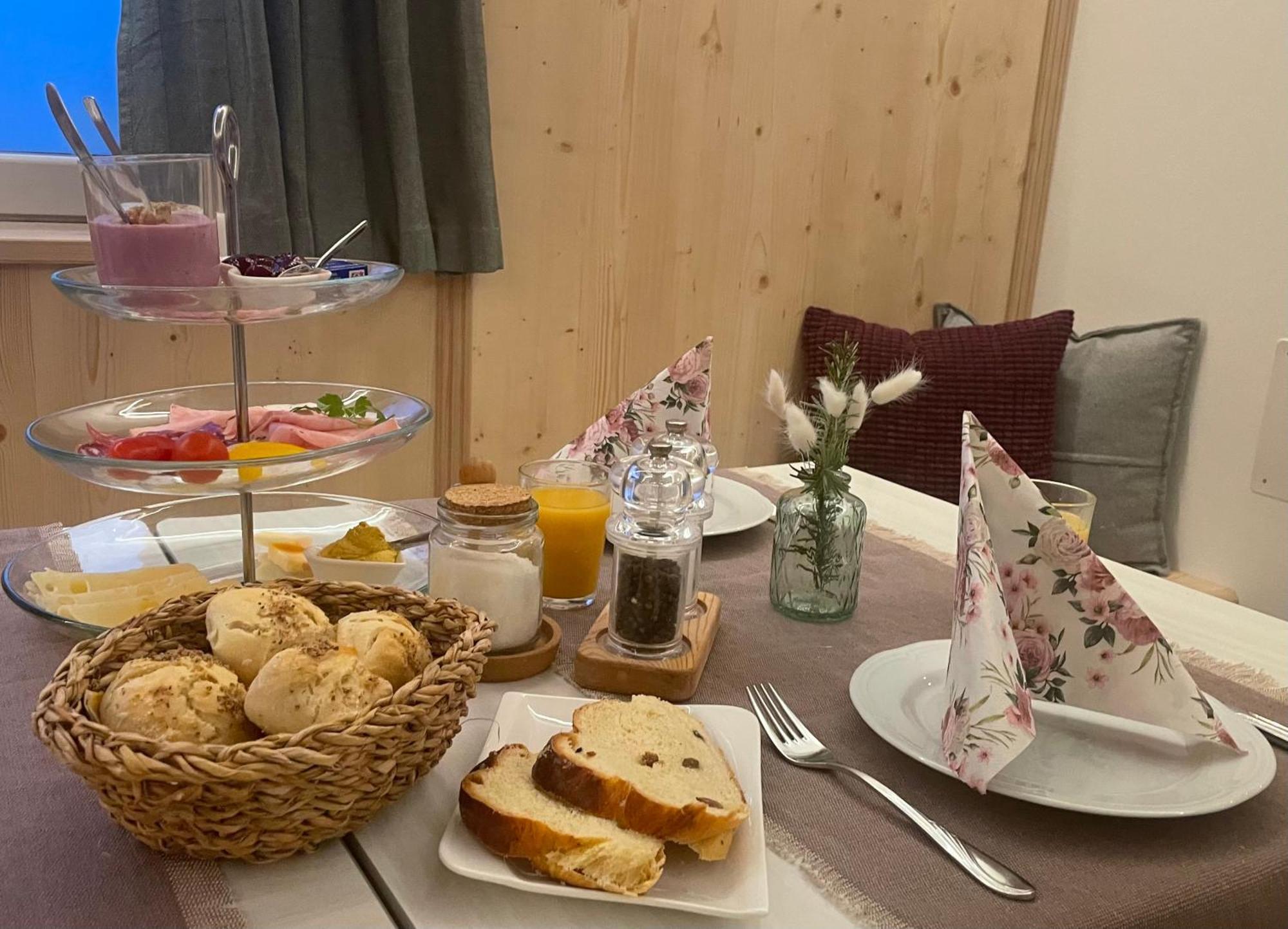 Pension Geissler-Reicher Oberwoelz Stadt Dış mekan fotoğraf